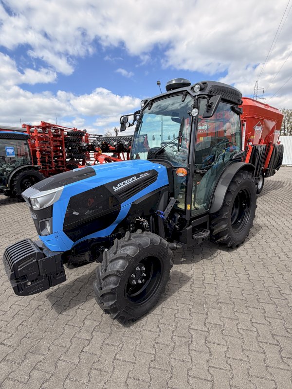 Landini REX4 czy Mistral2 – który ciągnik sadowniczy wybrać?
